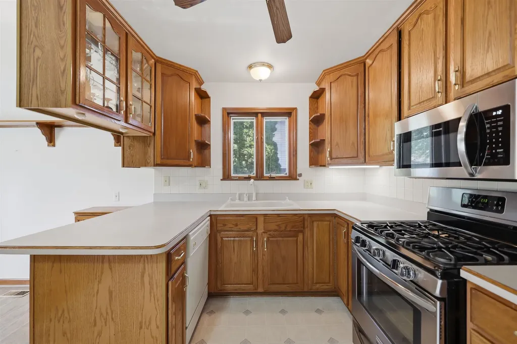 19688 Rich Clinton Charter Township MI 48038