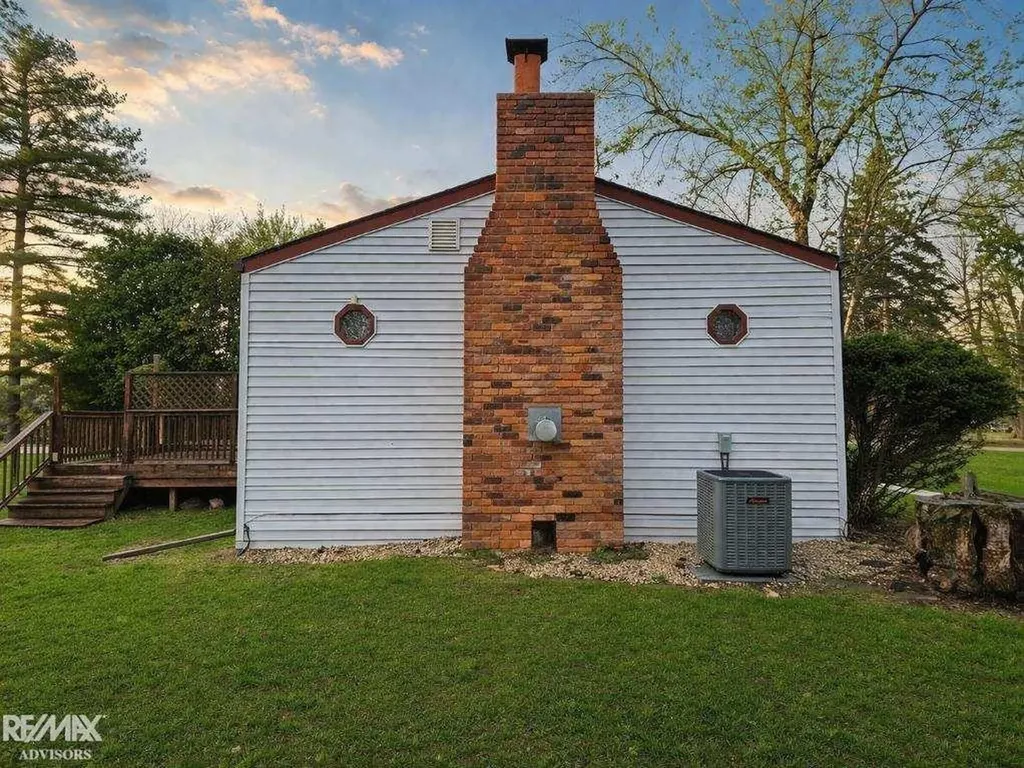46700 Sugarbush Road Chesterfield Township MI 48047