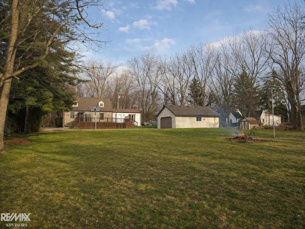 46700 Sugarbush Road Chesterfield Township MI 48047