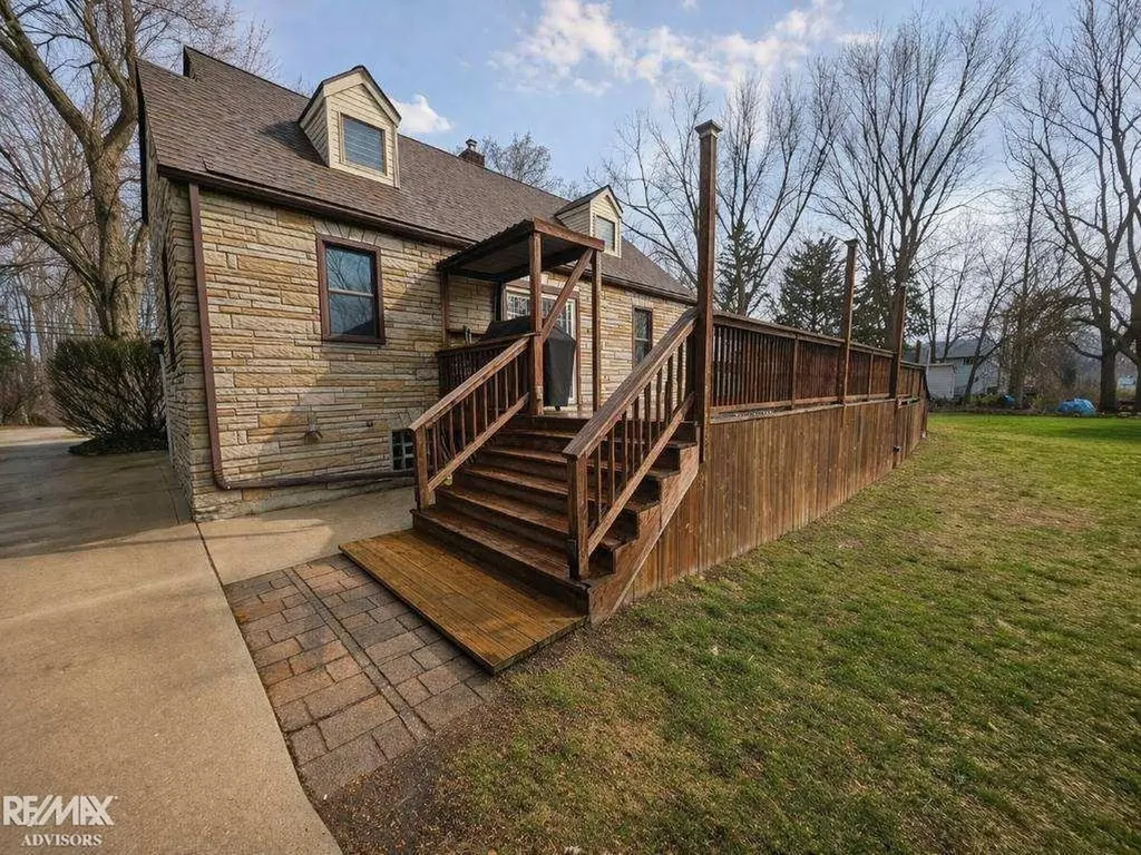 46700 Sugarbush Road Chesterfield Township MI 48047