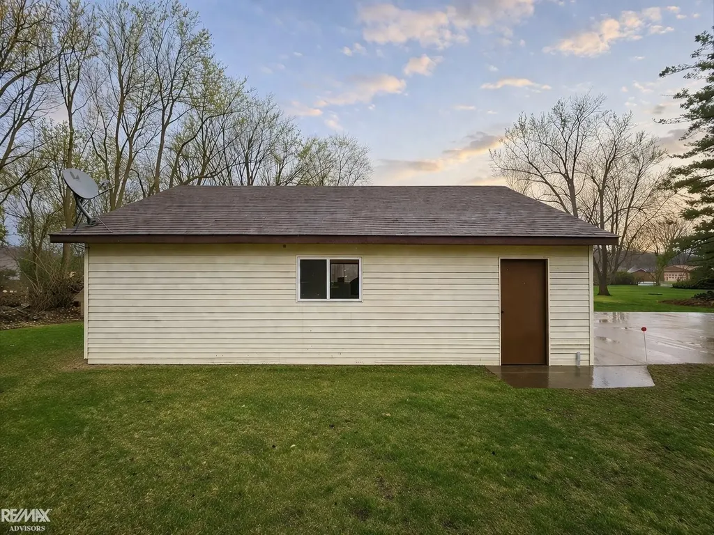 46700 Sugarbush Road Chesterfield Township MI 48047