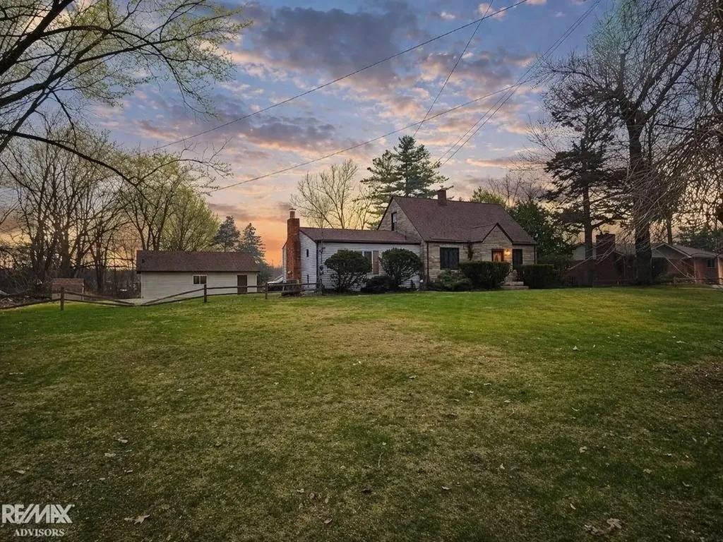 46700 Sugarbush Road Chesterfield Township MI 48047