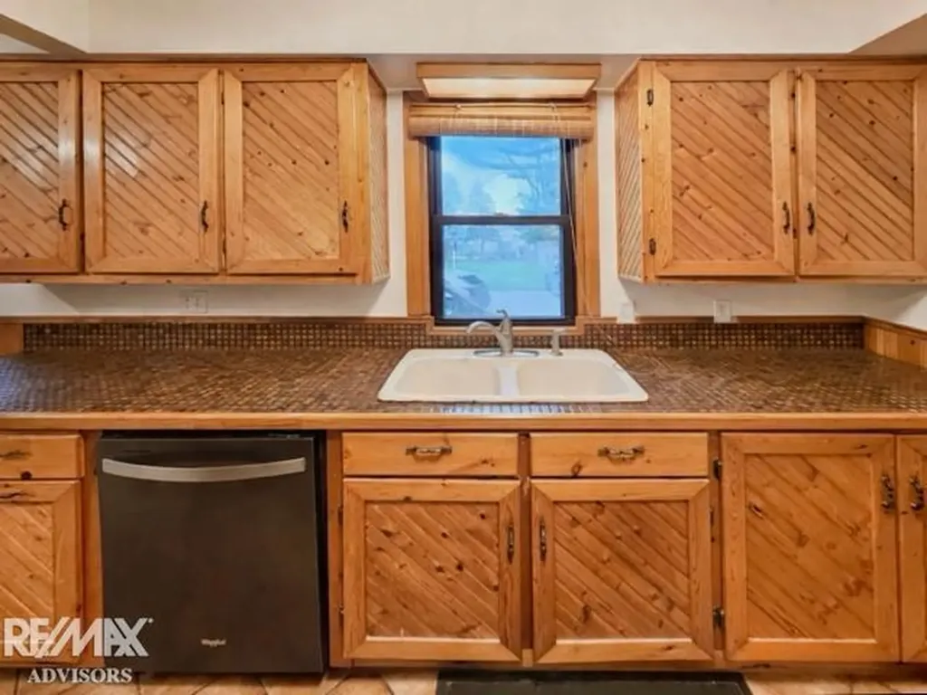 46700 Sugarbush Road Chesterfield Township MI 48047