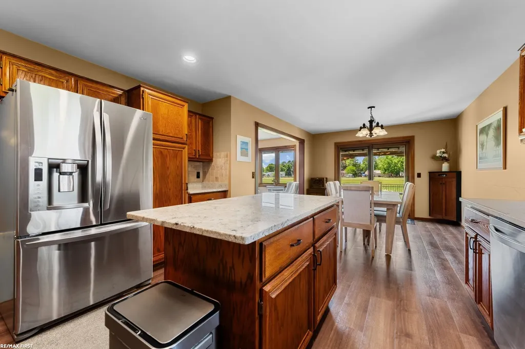 44325 Meadowlake Drive Sterling Heights City MI 48313