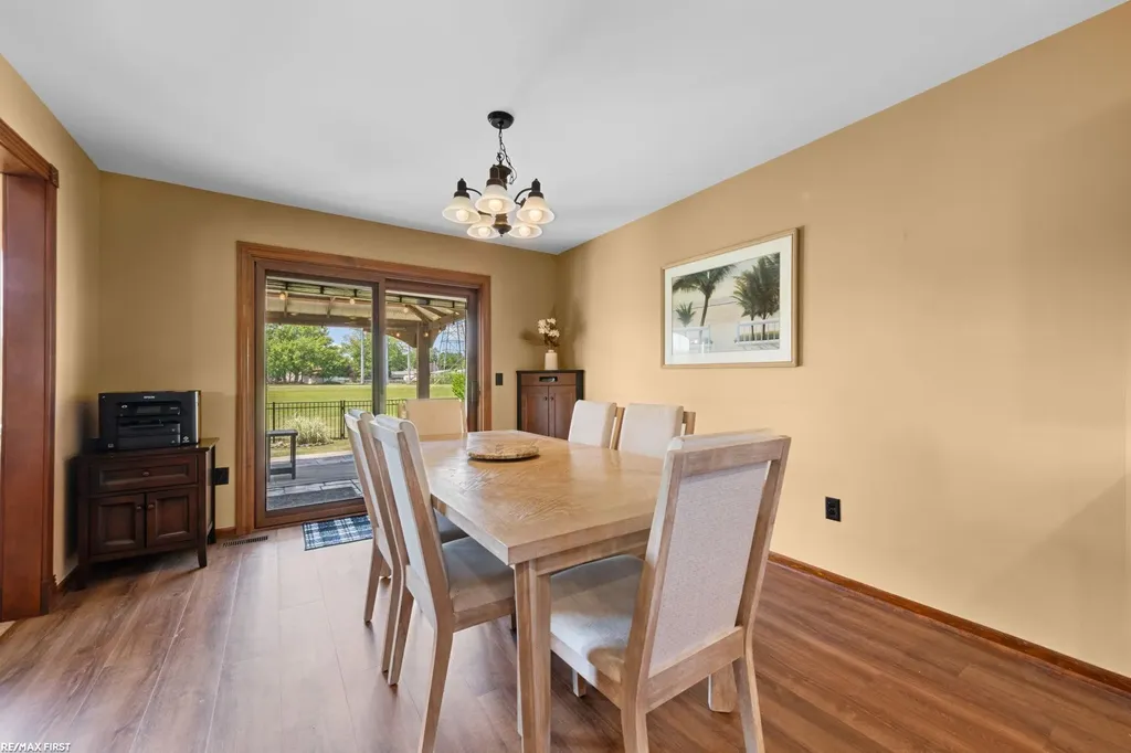 44325 Meadowlake Drive Sterling Heights City MI 48313