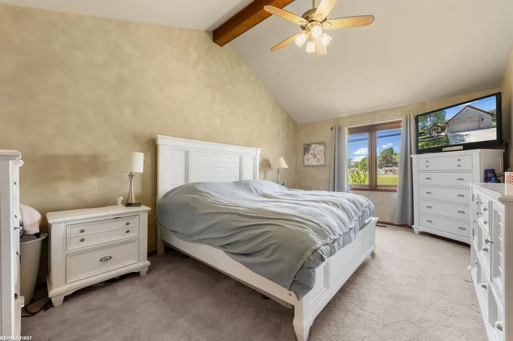 44325 Meadowlake Drive Sterling Heights City MI 48313