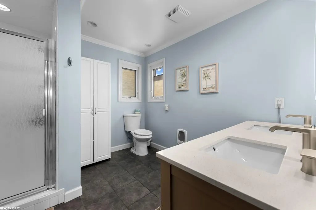 44325 Meadowlake Drive Sterling Heights City MI 48313