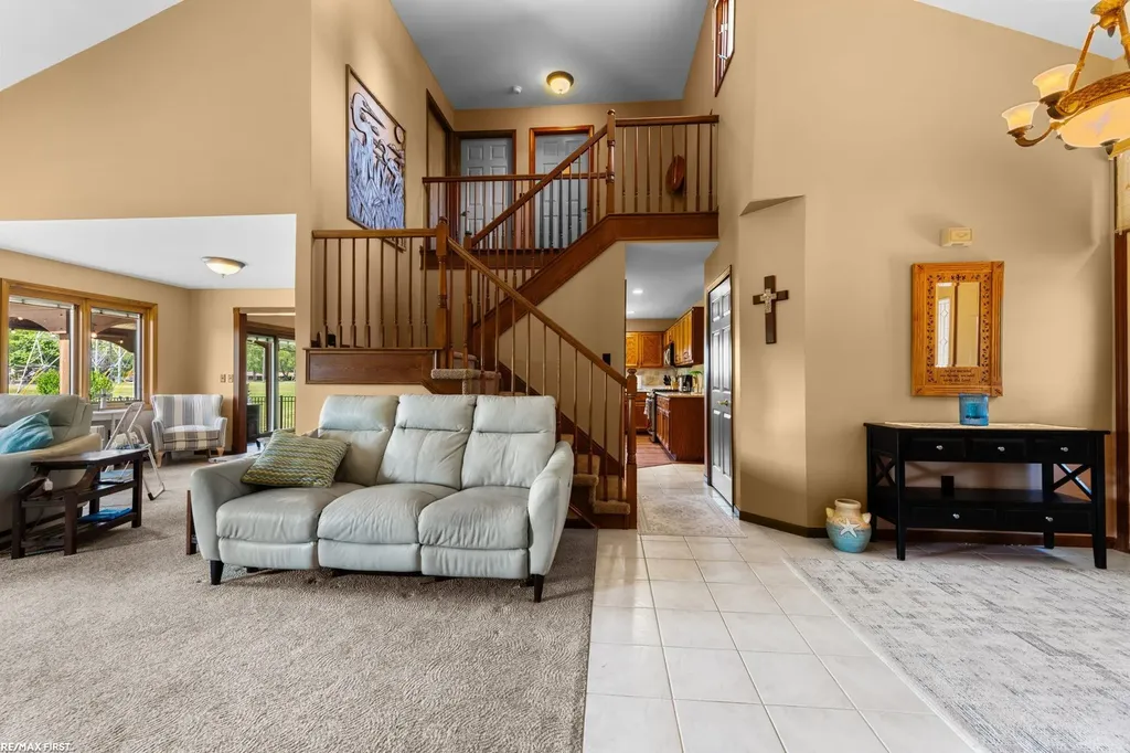 44325 Meadowlake Drive Sterling Heights City MI 48313