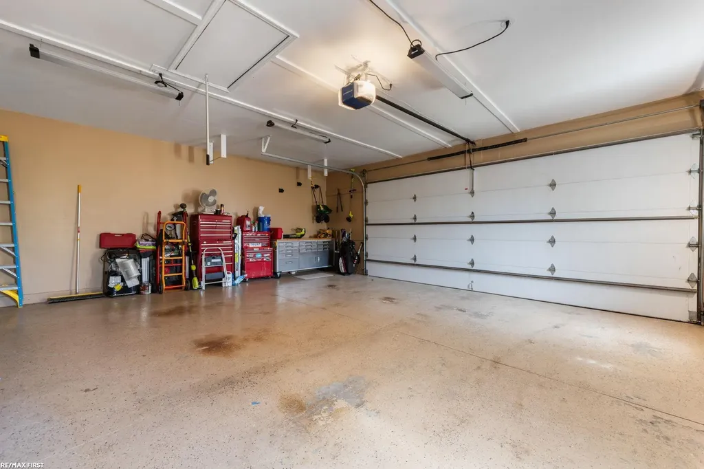 44325 Meadowlake Drive Sterling Heights City MI 48313
