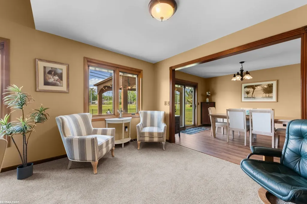 44325 Meadowlake Drive Sterling Heights City MI 48313