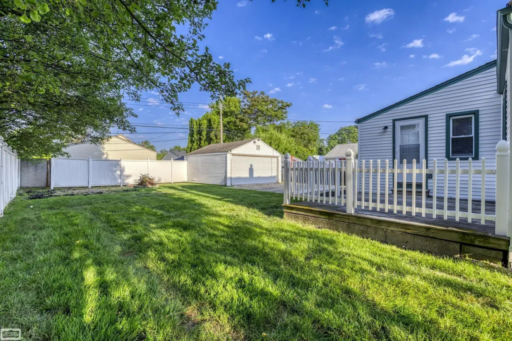 28631 Galloway Street Roseville City MI 48066