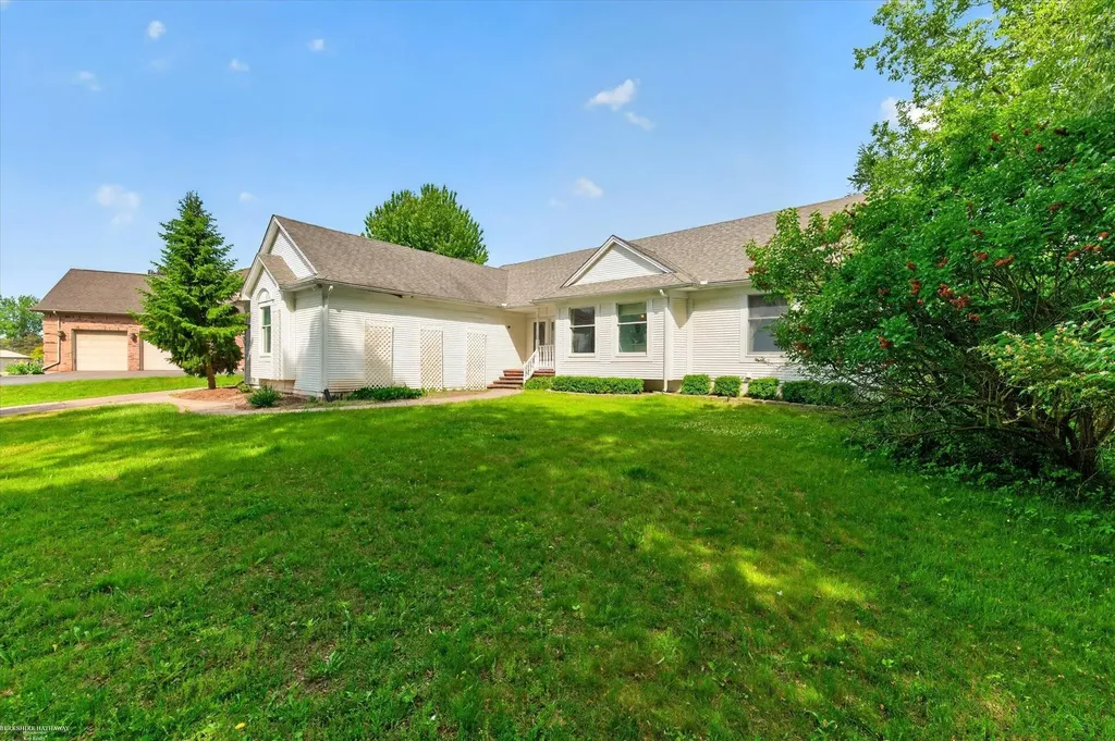 1654 Seymour Lake Road Oxford Village MI 48371