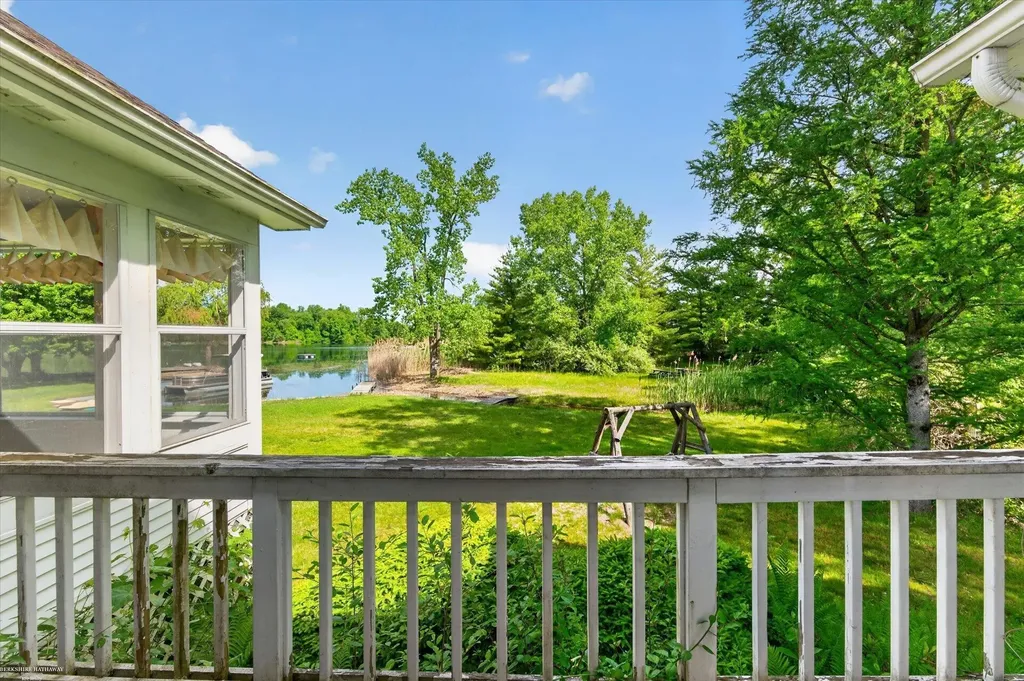 1654 Seymour Lake Road Oxford Village MI 48371