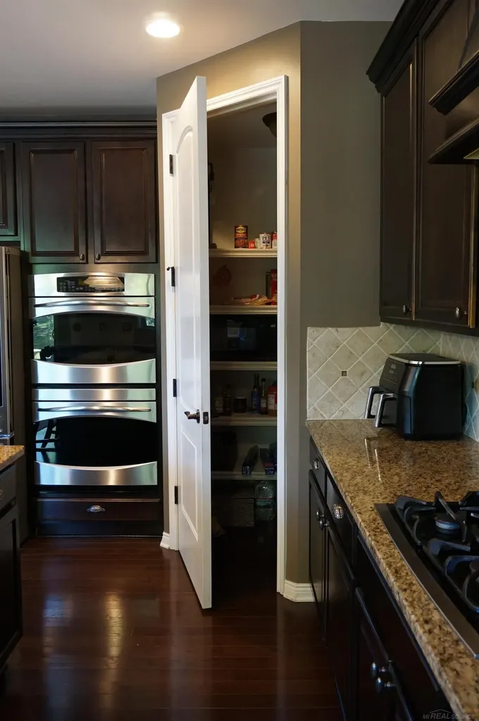 3526 Hawthorn Court Oakland Charter Township MI 48363
