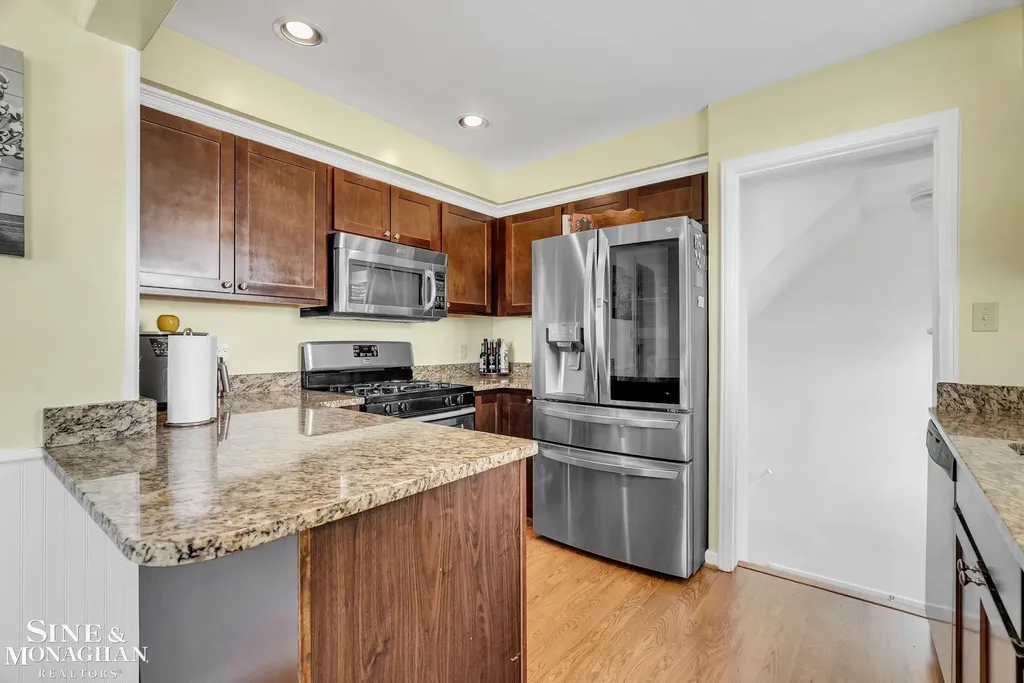 1421 W Windemere Avenue Royal Oak City MI 48073