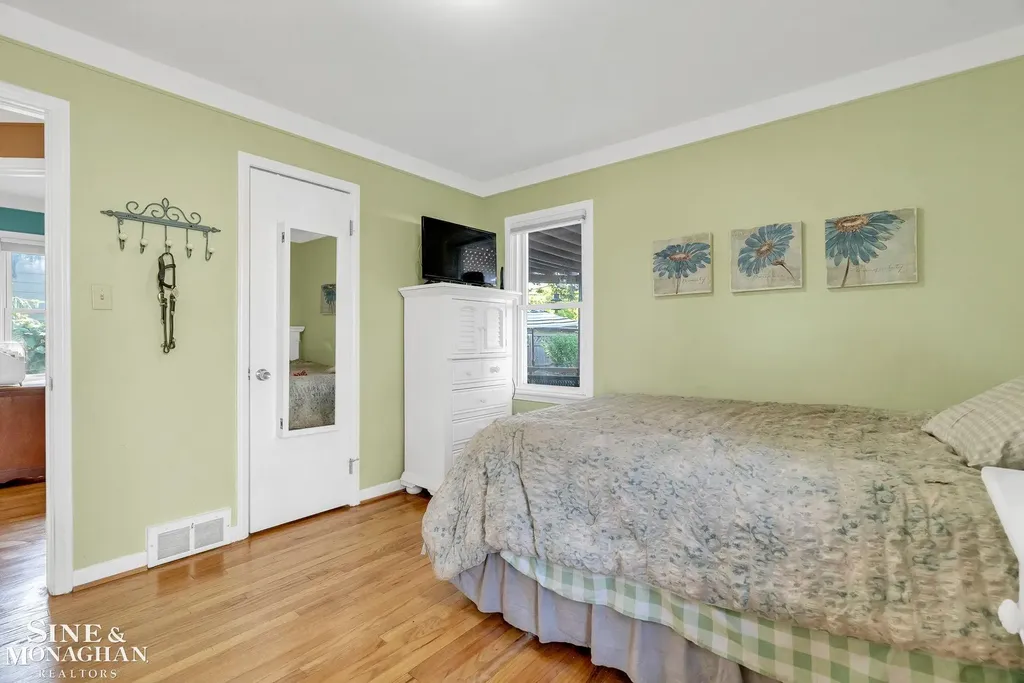 1421 W Windemere Avenue Royal Oak City MI 48073