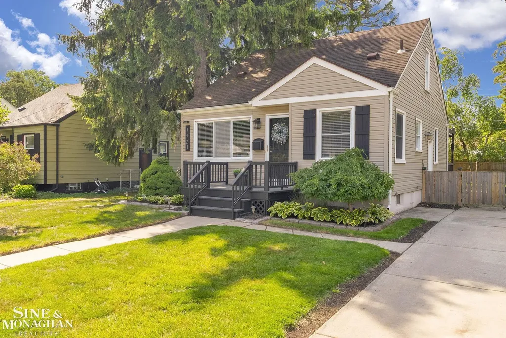 1421 W Windemere Avenue Royal Oak City MI 48073