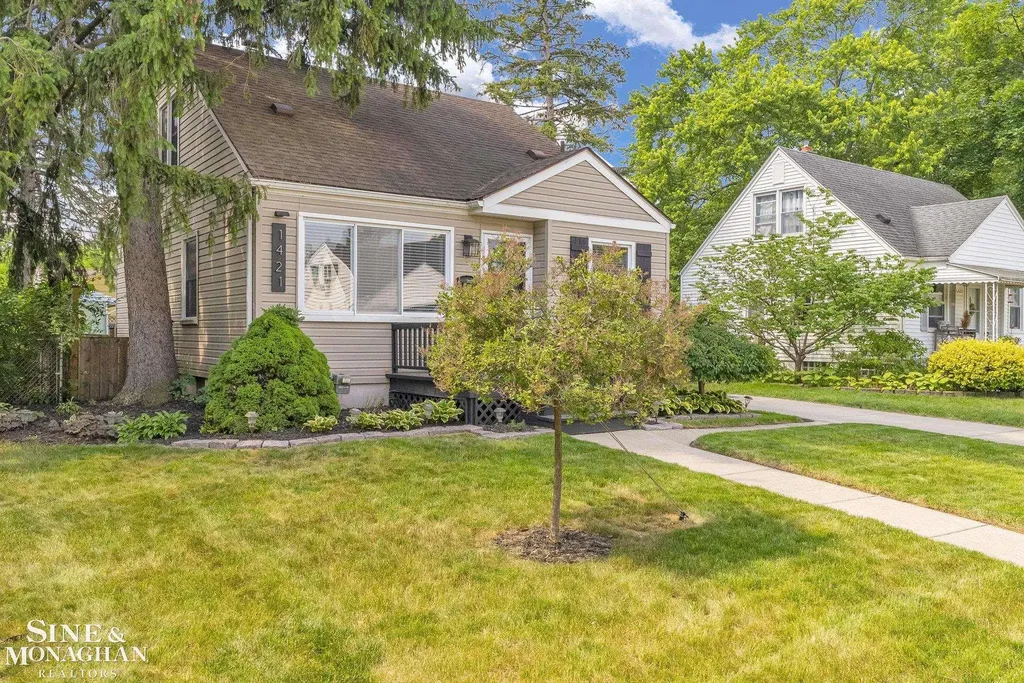 1421 W Windemere Avenue Royal Oak City MI 48073