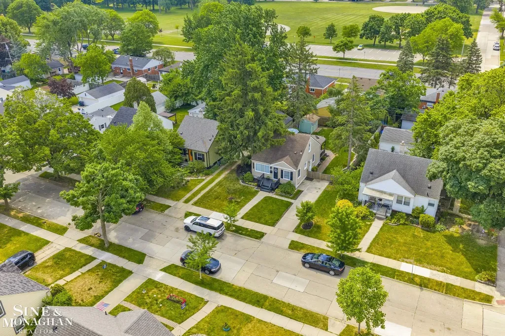 1421 W Windemere Avenue Royal Oak City MI 48073