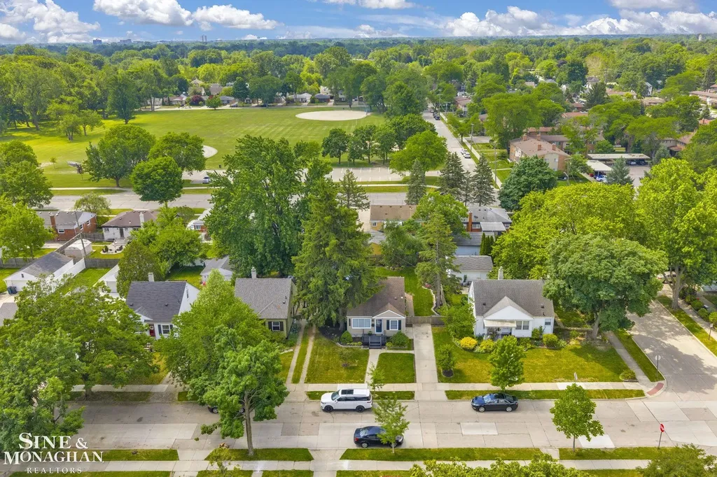 1421 W Windemere Avenue Royal Oak City MI 48073