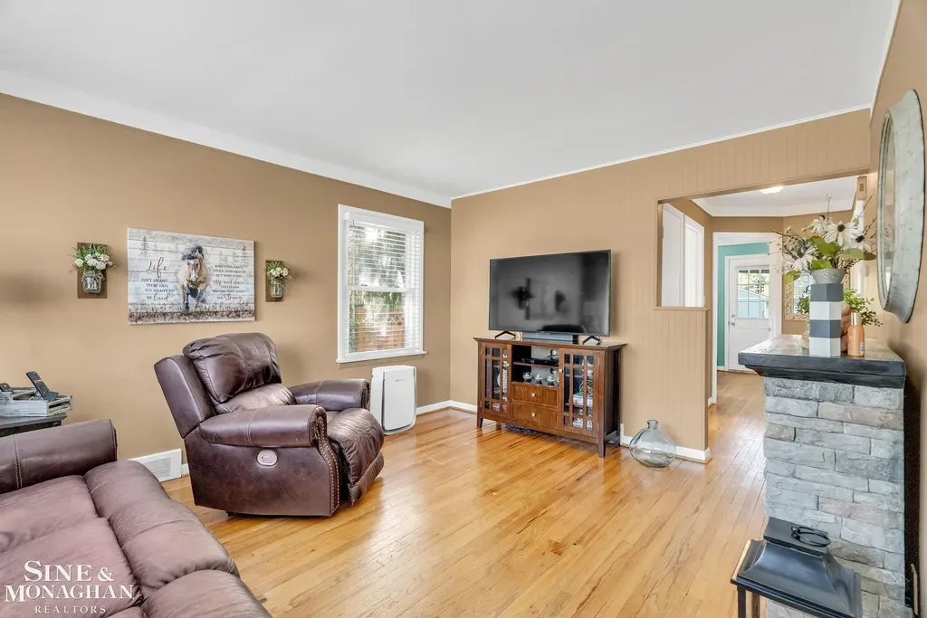 1421 W Windemere Avenue Royal Oak City MI 48073
