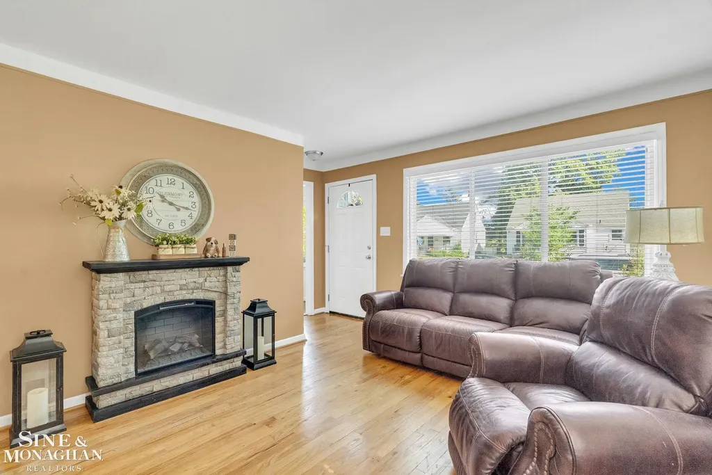 1421 W Windemere Avenue Royal Oak City MI 48073