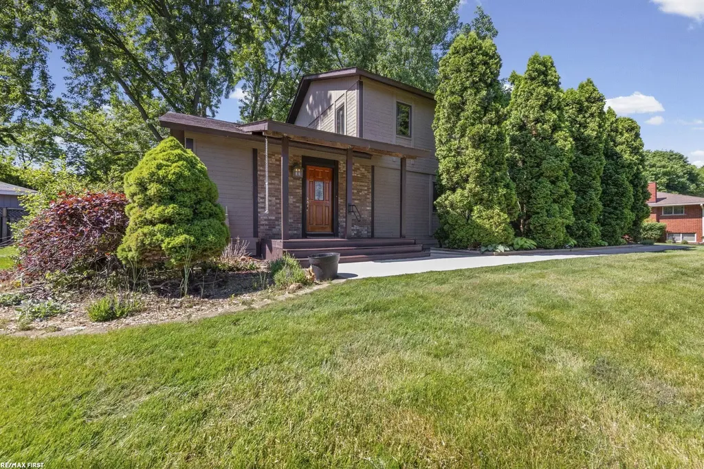 38661 Jahn Street Livonia City MI 48152