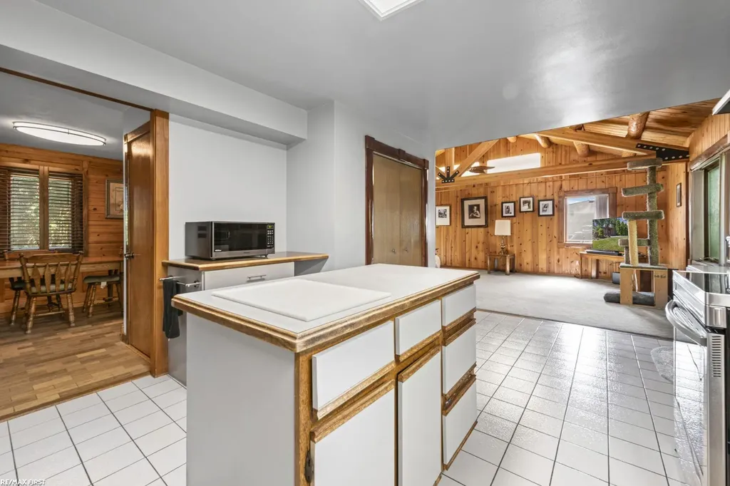 38661 Jahn Street Livonia City MI 48152