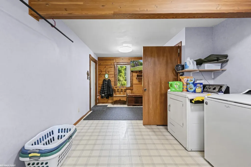 38661 Jahn Street Livonia City MI 48152