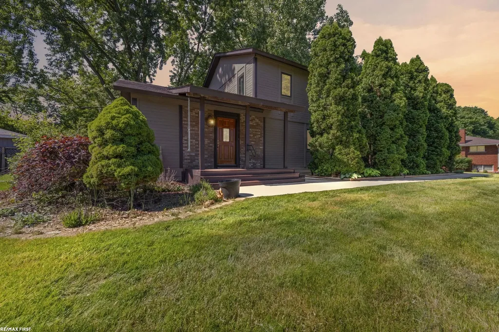 38661 Jahn Street Livonia City MI 48152