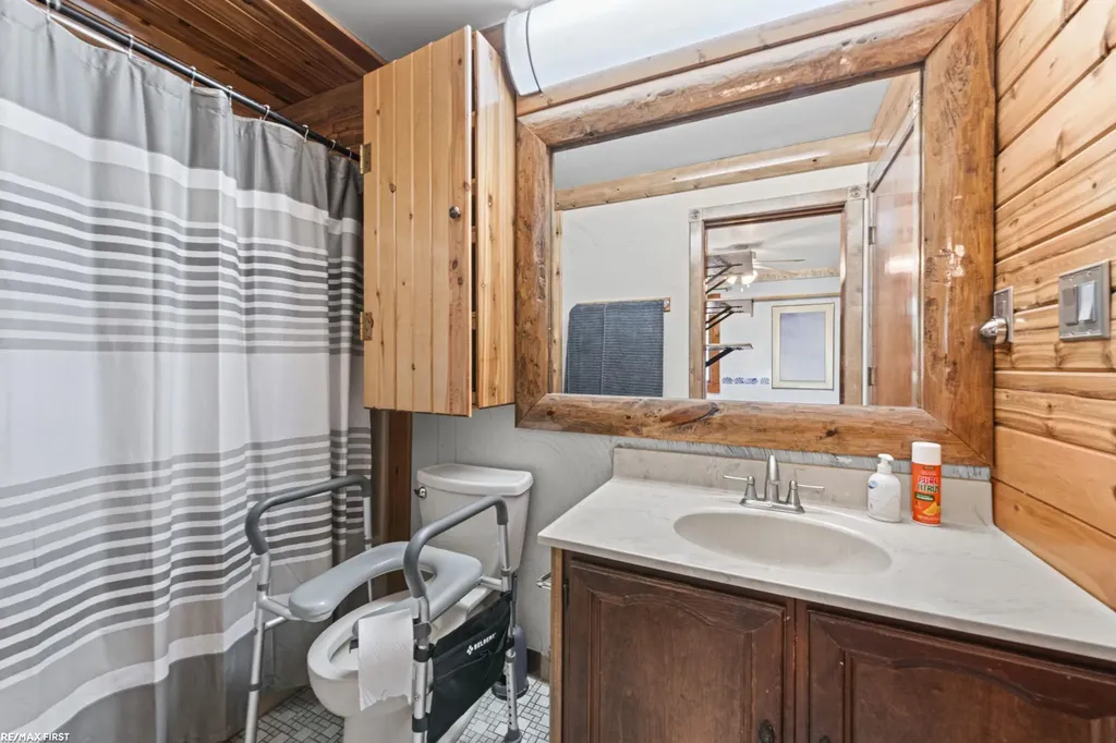 38661 Jahn Street Livonia City MI 48152