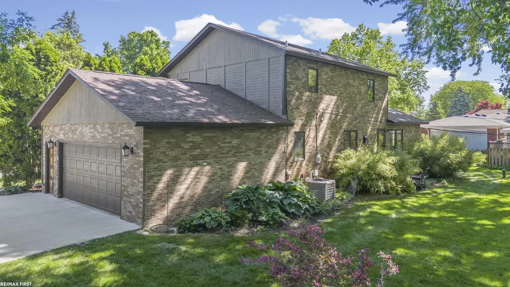 38661 Jahn Street Livonia City MI 48152