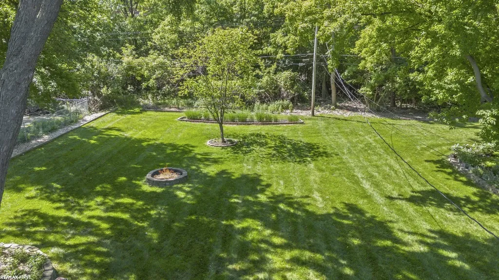 38661 Jahn Street Livonia City MI 48152