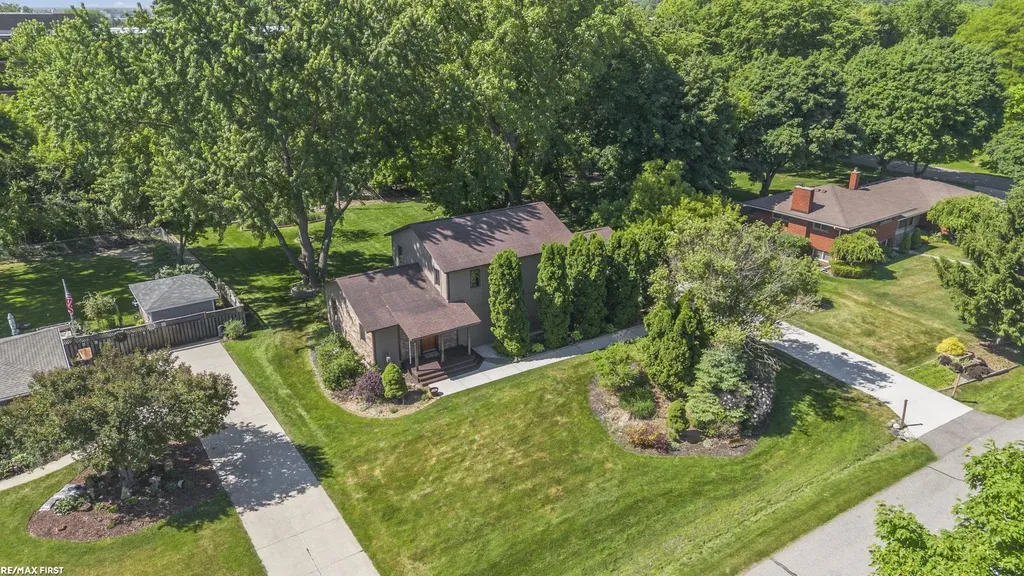 38661 Jahn Street Livonia City MI 48152