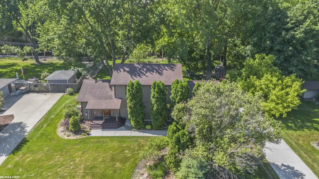 38661 Jahn Street Livonia City MI 48152