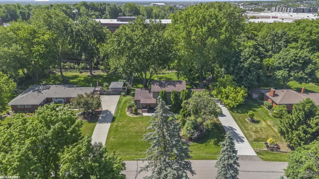 38661 Jahn Street Livonia City MI 48152