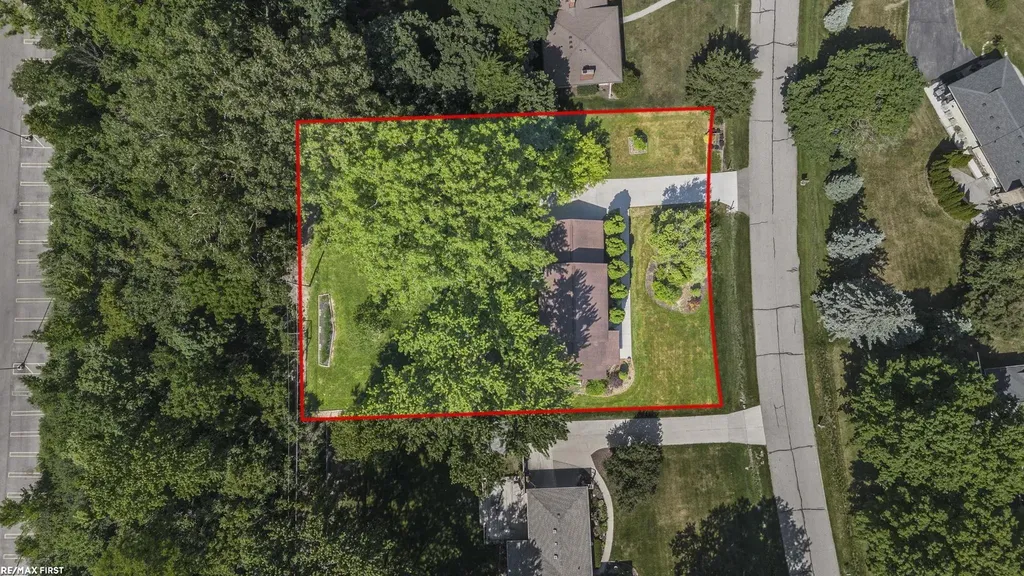 38661 Jahn Street Livonia City MI 48152