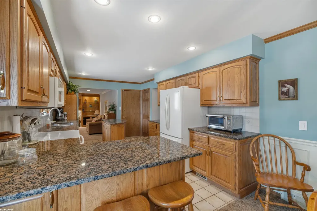 23548 Kim Drive Clinton Charter Township MI 48035