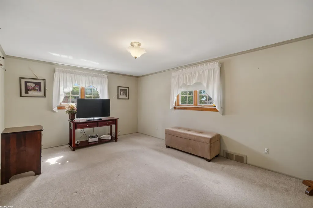 23548 Kim Drive Clinton Charter Township MI 48035