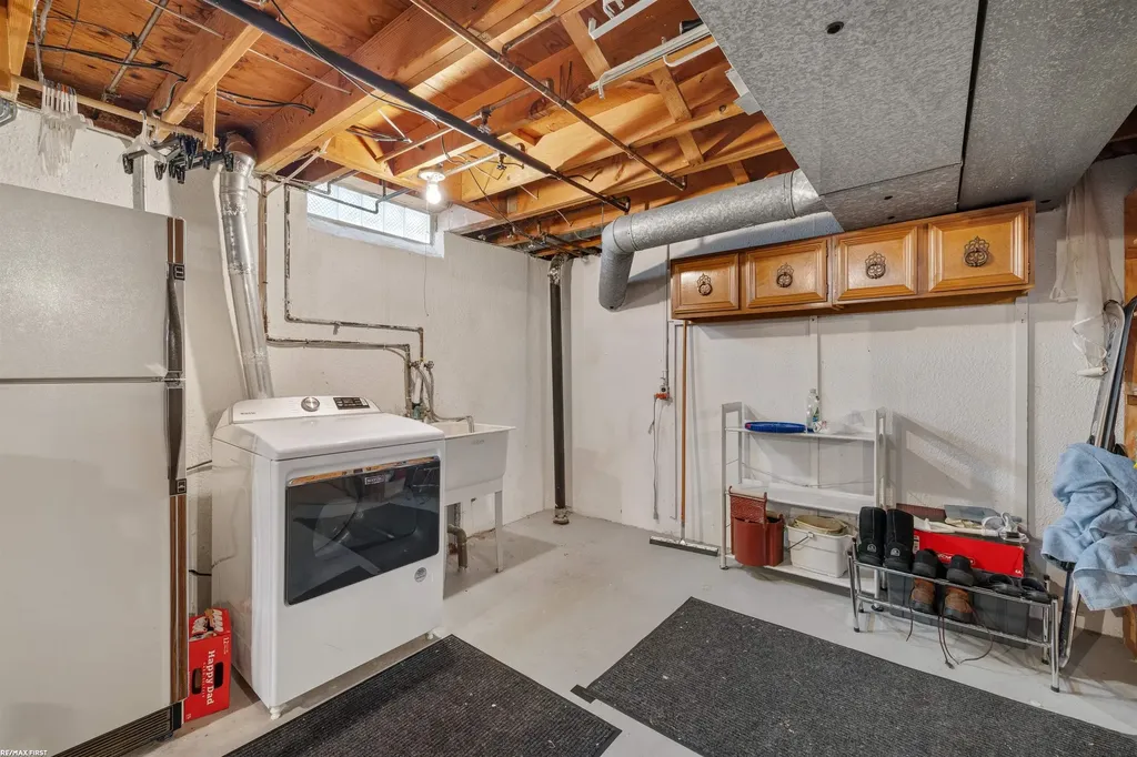 23548 Kim Drive Clinton Charter Township MI 48035