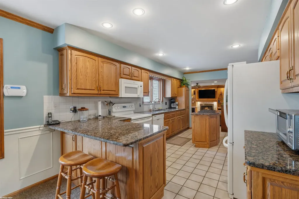 23548 Kim Drive Clinton Charter Township MI 48035