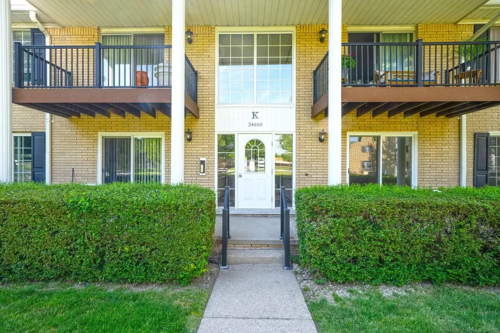 34680 Huntley Drive Sterling Heights City MI 48312