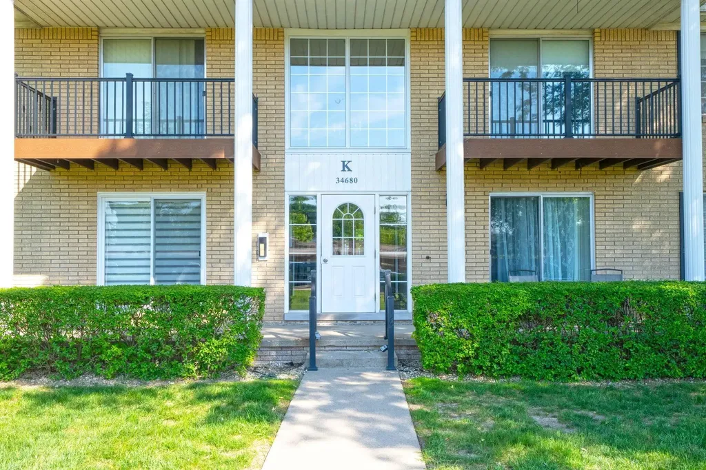 34680 Huntley Drive Sterling Heights City MI 48312