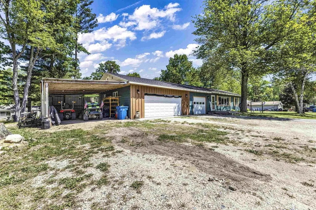 408 Beech Street Roscommon Township MI 48629