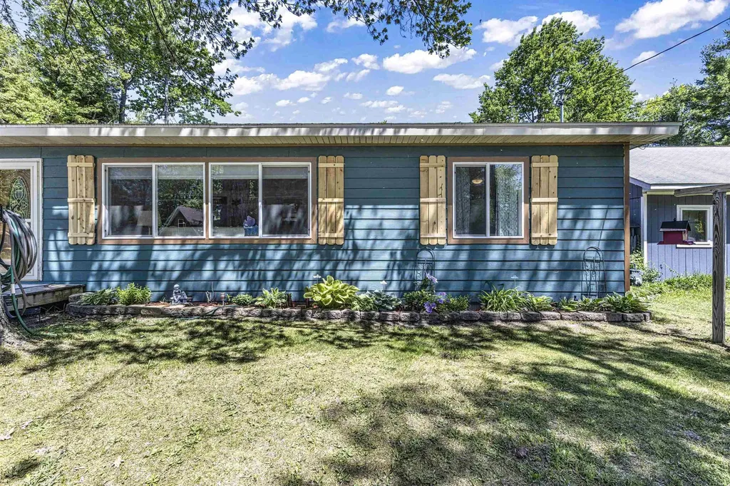 408 Beech Street Roscommon Township MI 48629