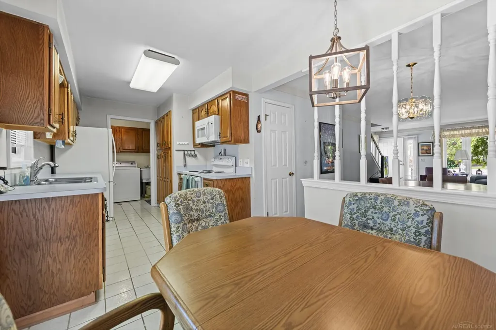 500 Pineview Court St. Clair Shores City MI 48081
