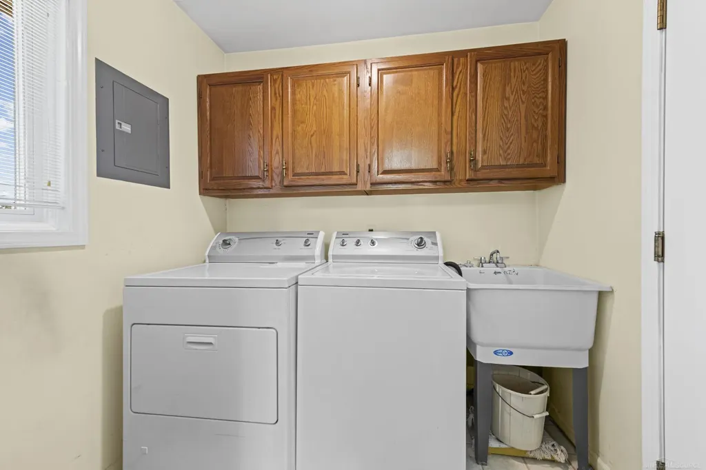 500 Pineview Court St. Clair Shores City MI 48081