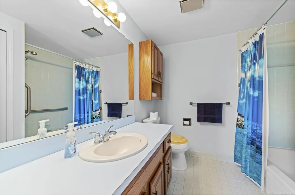 500 Pineview Court St. Clair Shores City MI 48081