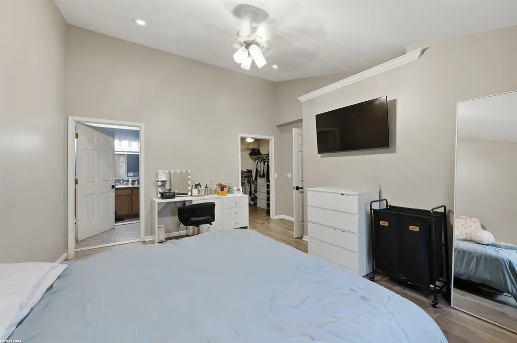 5687 Acorn Lane Sterling Heights City MI 48314