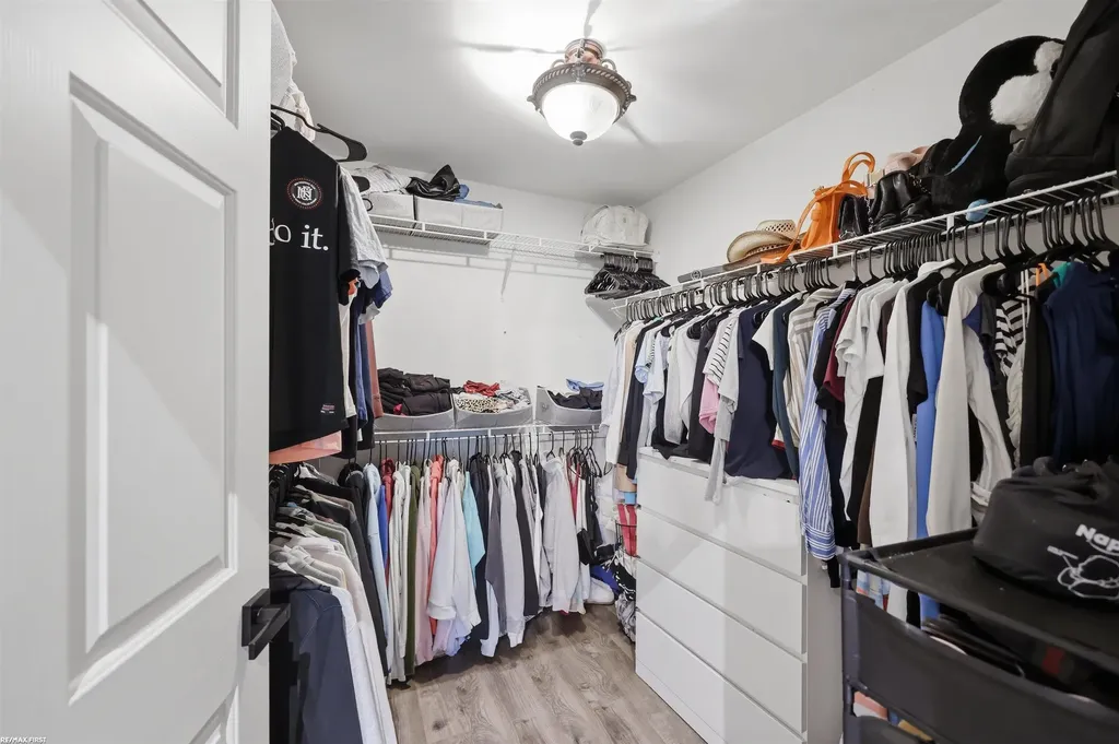 5687 Acorn Lane Sterling Heights City MI 48314